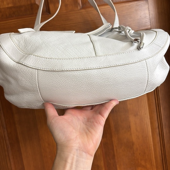 Vince Camuto leather bag - Picture 5 of 14